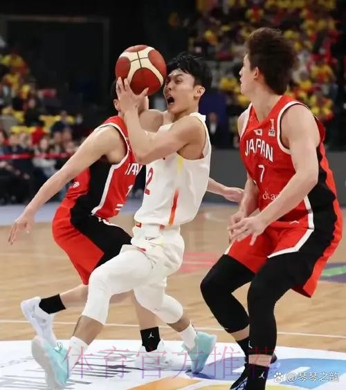 徐展4场4球+助攻张睿 解放军擒武汉稳前八